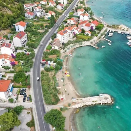 Sanja- 25m From Sandy Apartman Duće